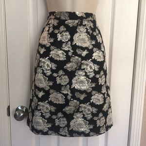 Beautiful metallic jacquard knee length skirt
